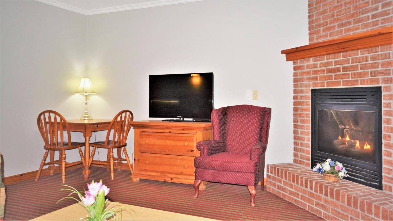 Knights Inn Colonial Fireside Inn Pembroke Extérieur photo