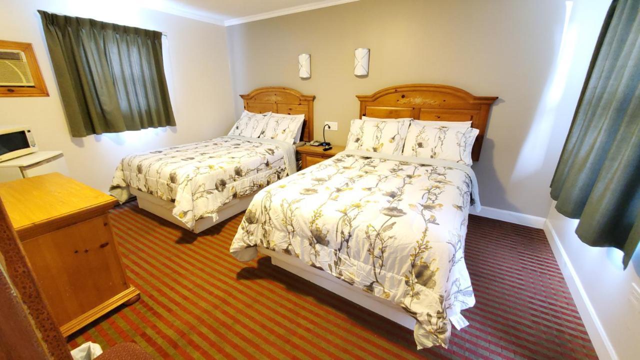 Knights Inn Colonial Fireside Inn Pembroke Extérieur photo
