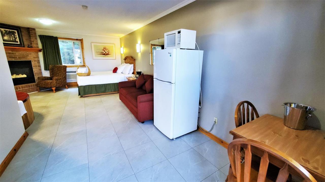 Knights Inn Colonial Fireside Inn Pembroke Extérieur photo