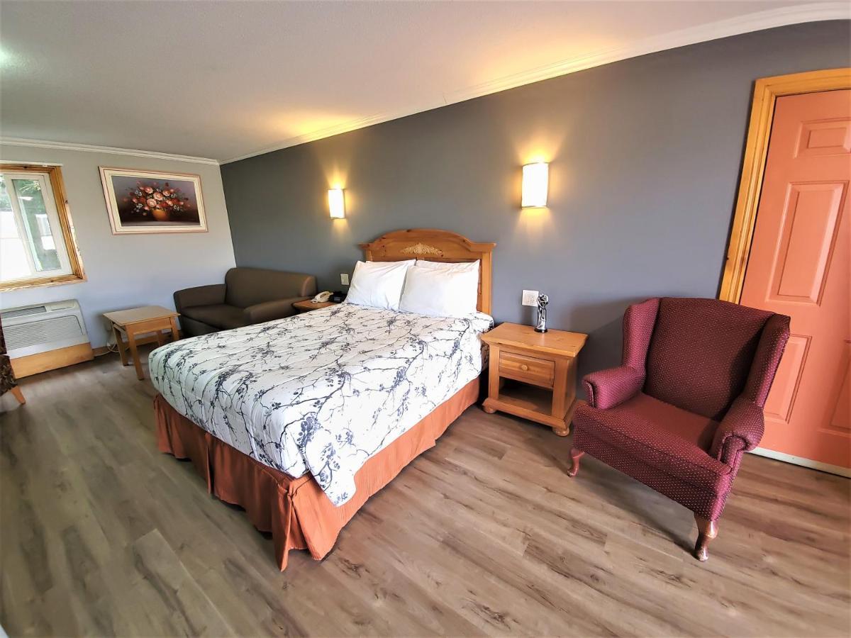 Knights Inn Colonial Fireside Inn Pembroke Extérieur photo