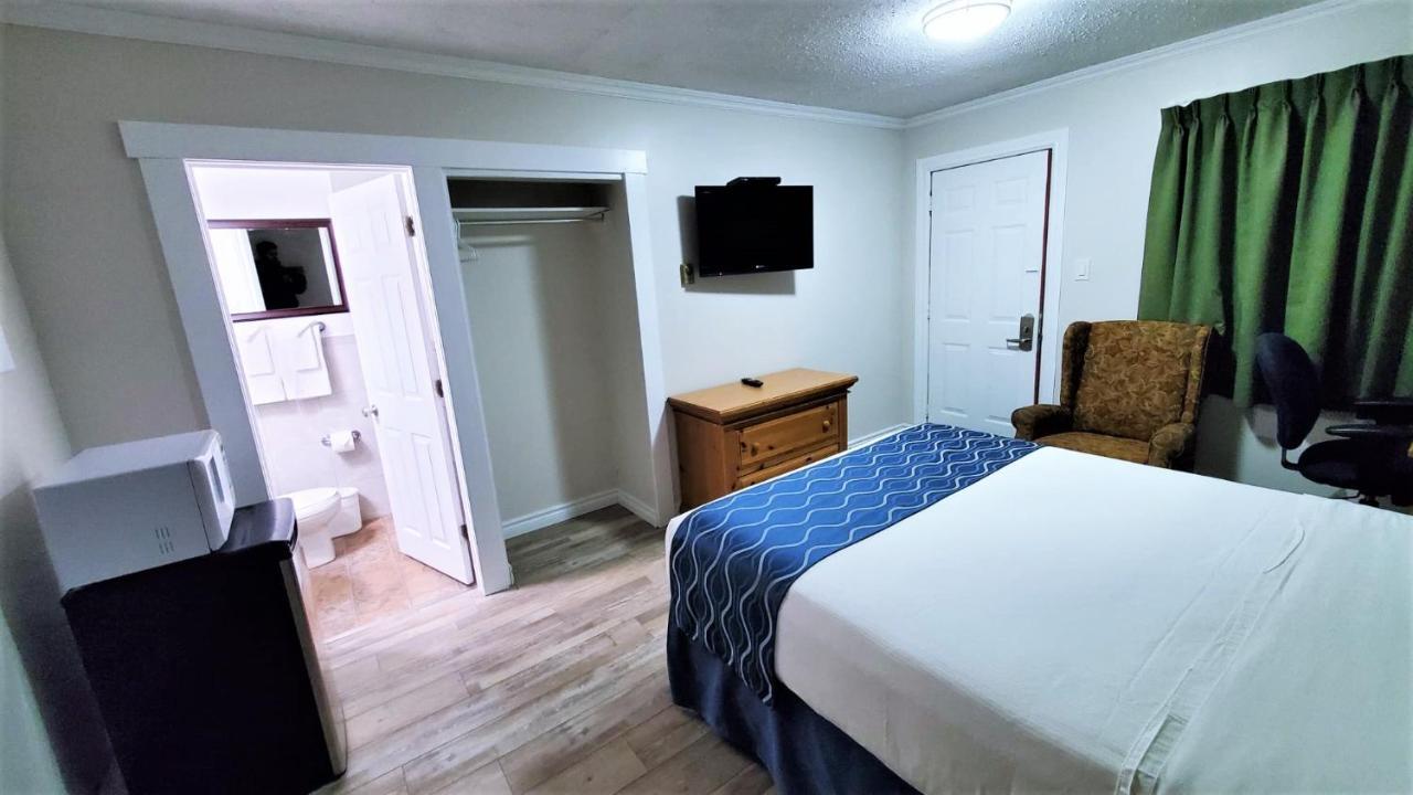 Knights Inn Colonial Fireside Inn Pembroke Extérieur photo